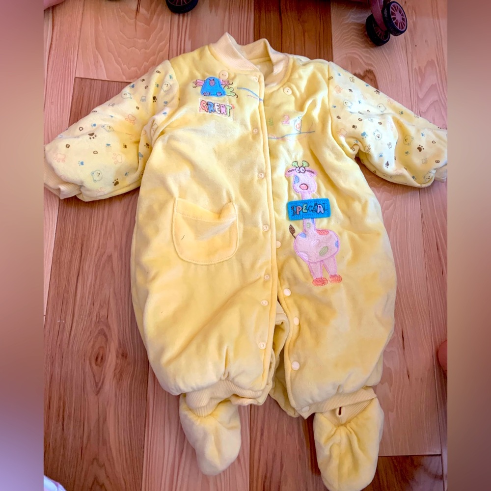 Yellow jumpsuit with shoes for baby, 9-12 months old baby girl/boy